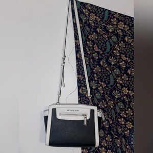 Michael Kors | Cross Body Purse